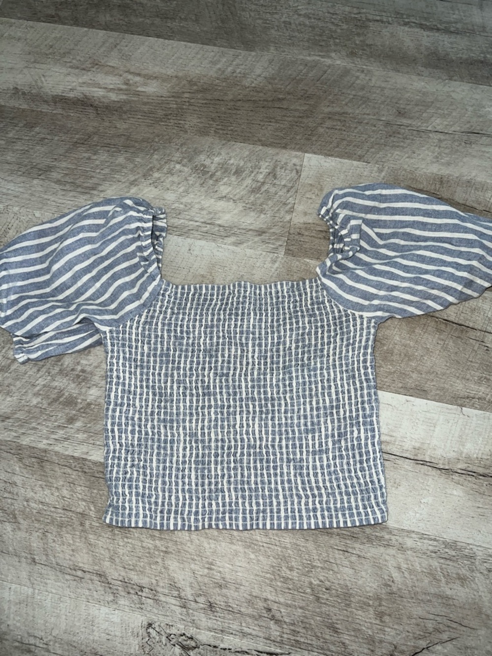 NWOT Abercrombie & Fitch Blue Striped Seersucker Puff Sleeve Crop Blouse